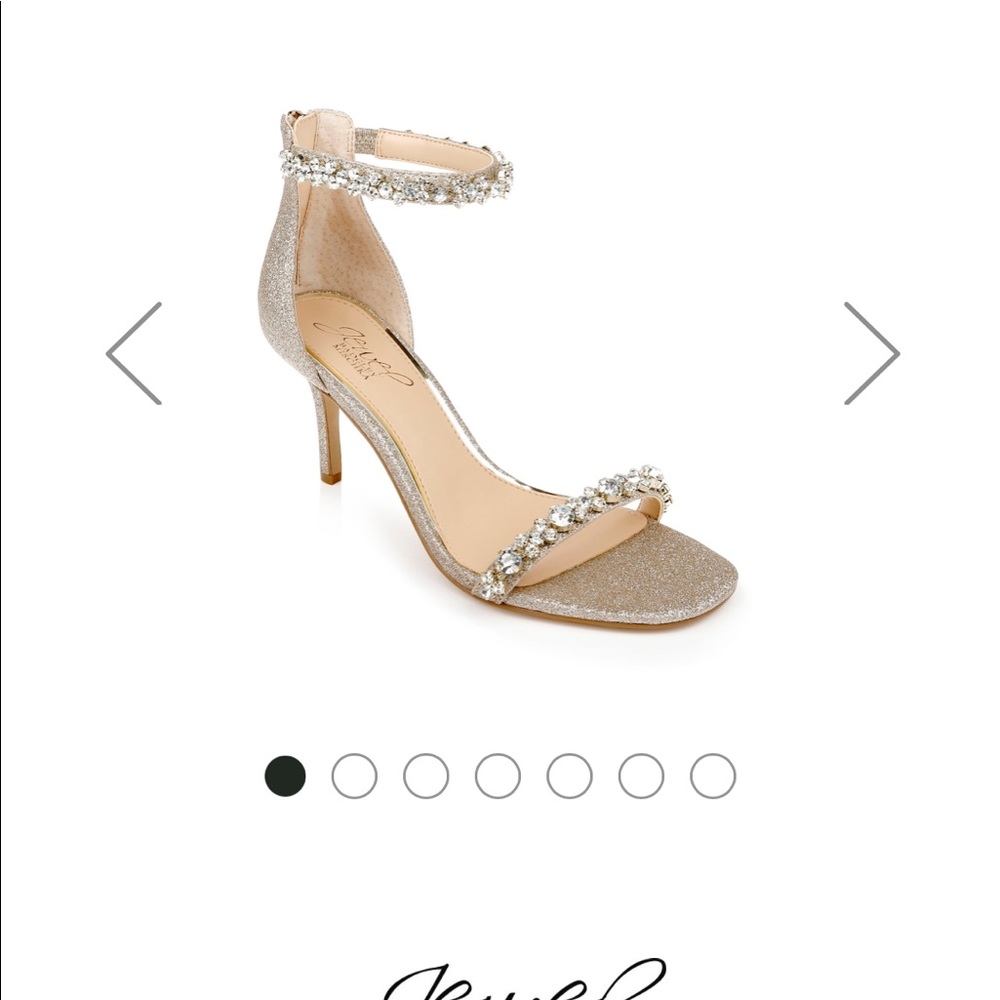 Badgley Mischka Dustyn Champagne size 10
